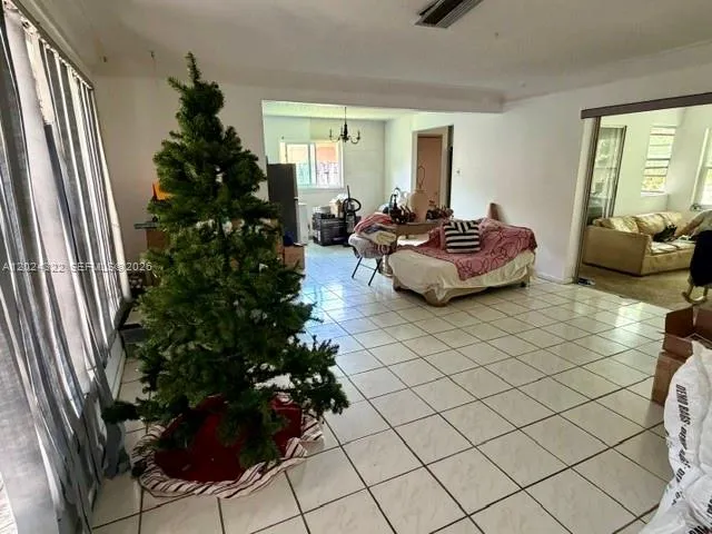 8001 NW 3rd Pl, Margate FL 33063
