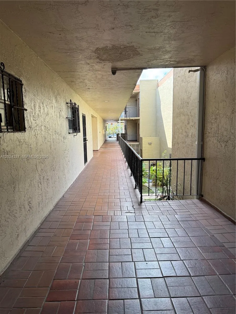 6070 W 18th Ave # 209, Hialeah FL 33012