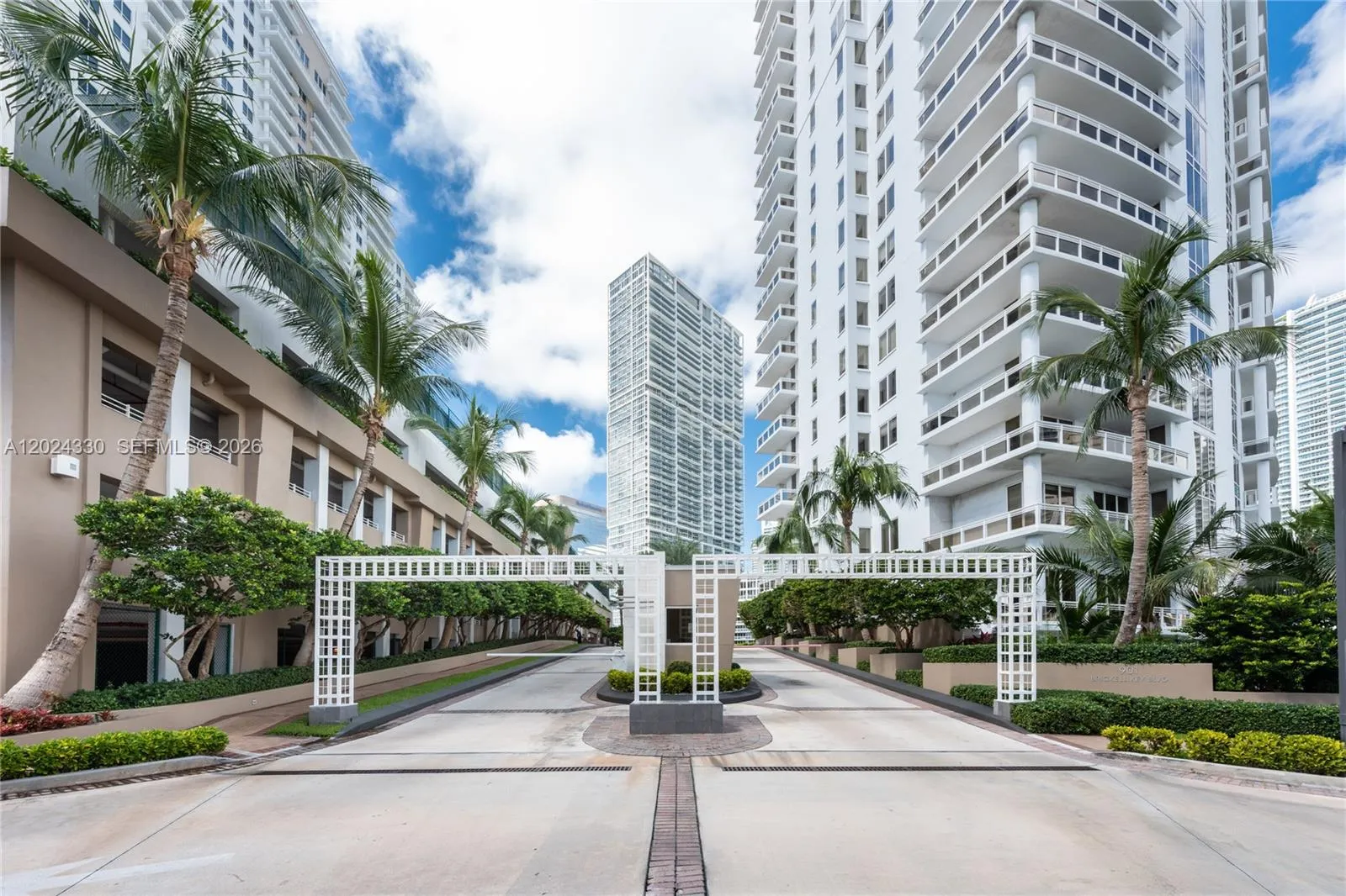 901 Brickell Key Blvd # 2006, Miami FL 33131