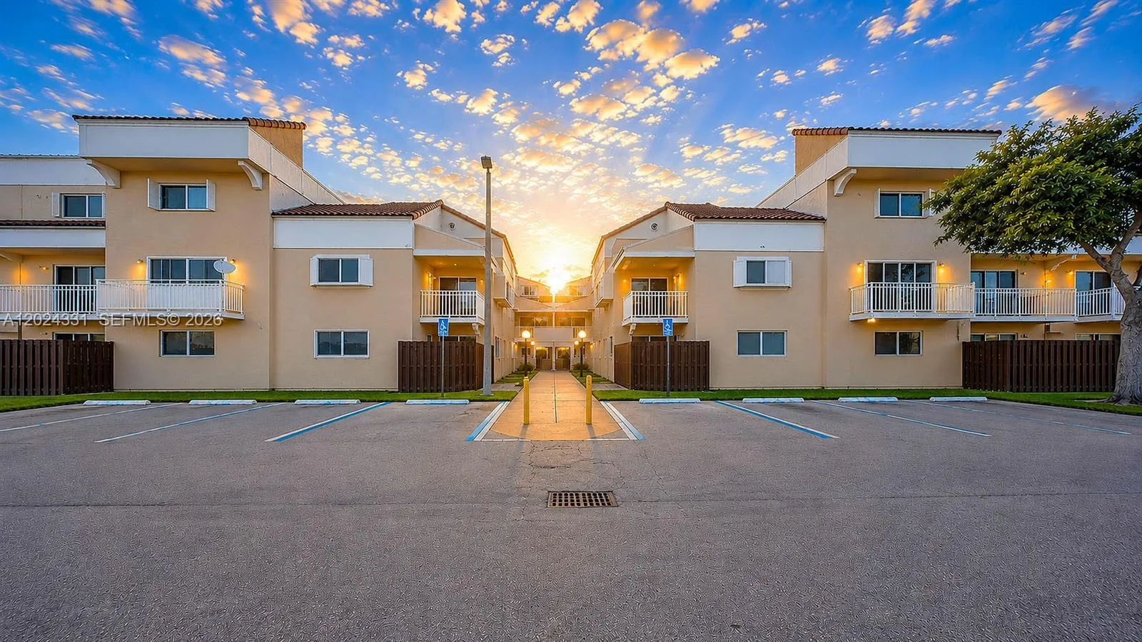3 bedroom 2 bath for sale at 14903 SW 80th St # 201, Miami FL 33193