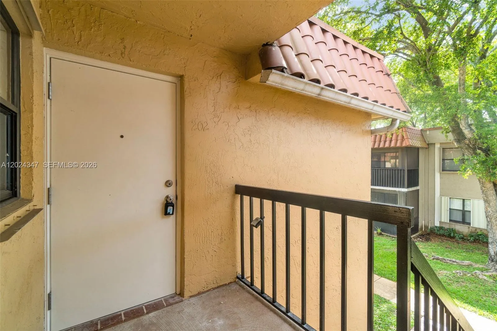 9728 Hammocks Blvd # 27, Miami FL 33196