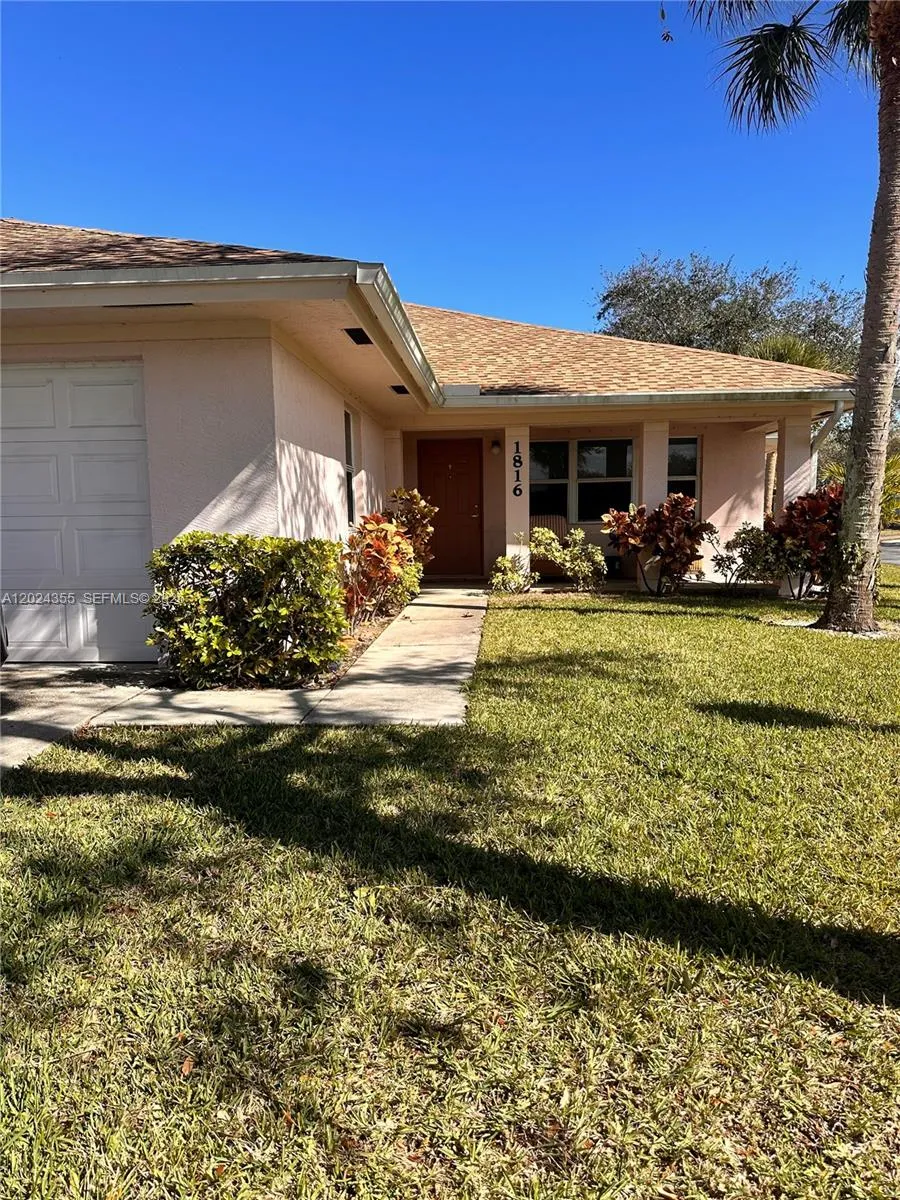 2 bedroom 2 bath for sale at 1816 Blue Heron Ln # c, Fort Pierce FL 34982