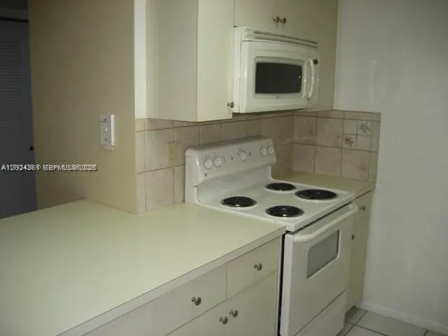 10744 N Kendall # 18, Miami FL 33176