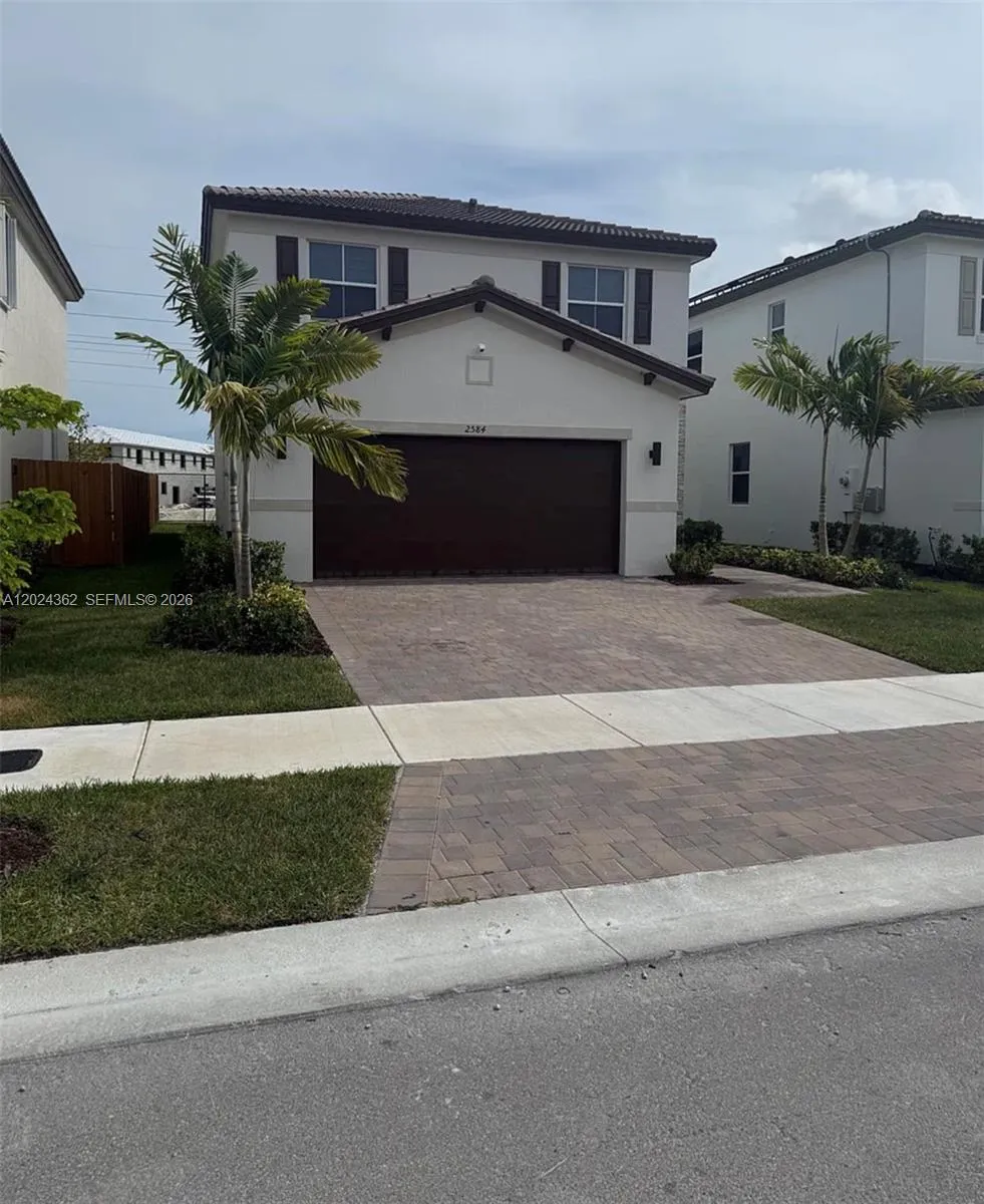 2584 SE 25th Ct, Homestead FL 33035