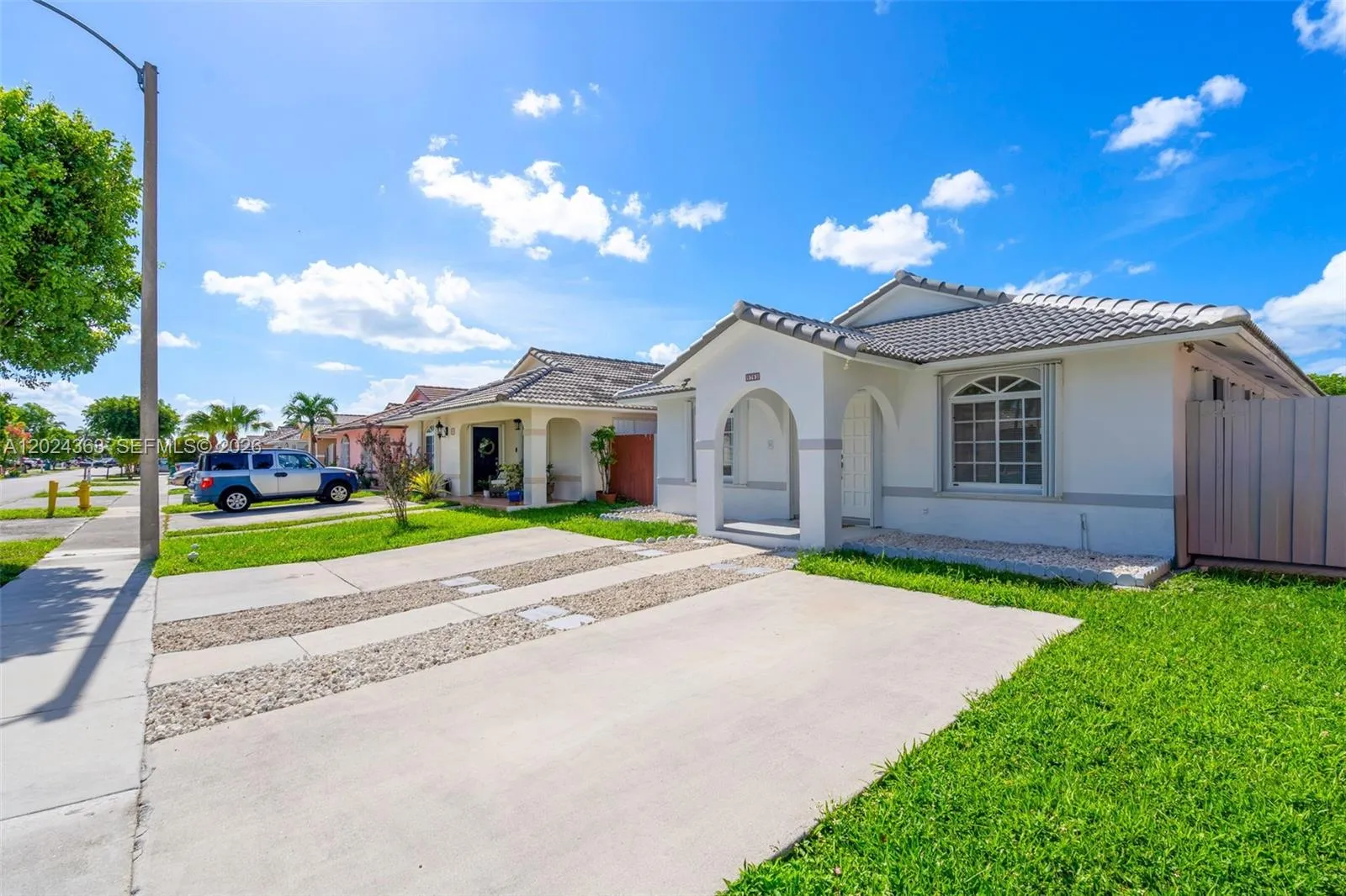 9703 NW 127th St, Hialeah Gardens FL 33018
