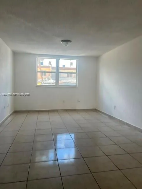 666 W 81st St # 103, Hialeah FL 33014