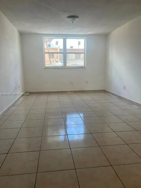 666 W 81st St # 103, Hialeah FL 33014