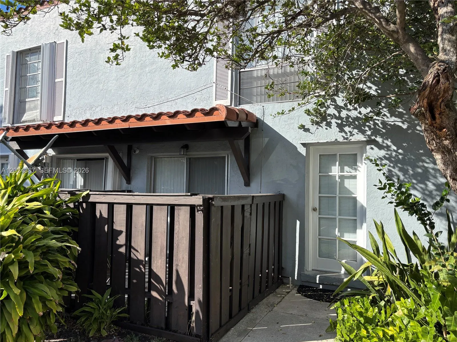 10806 N Kendall Dr # 26, Miami FL 33176