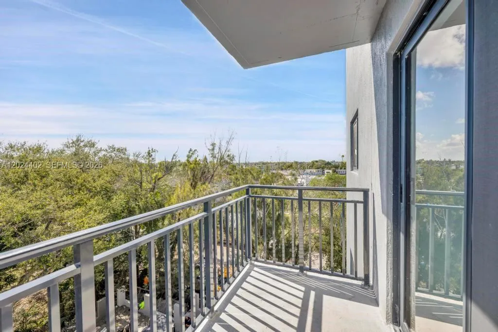 840 NE 130th Street # 302, North Miami FL 33161