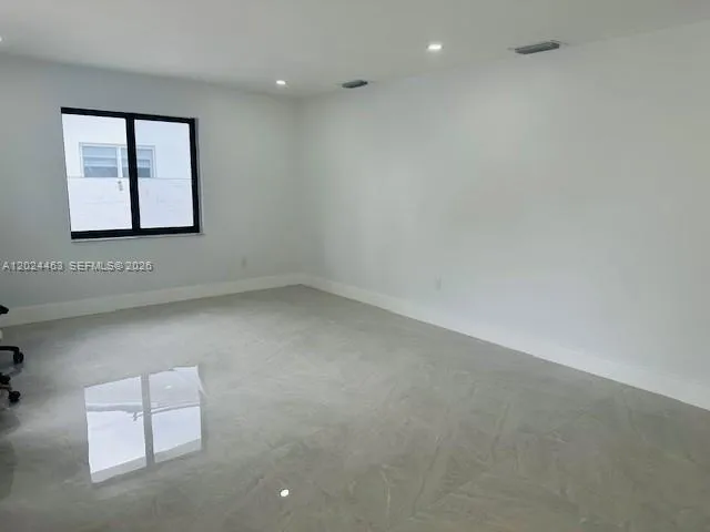 11870 SW 5th # 1, Miami FL 33184
