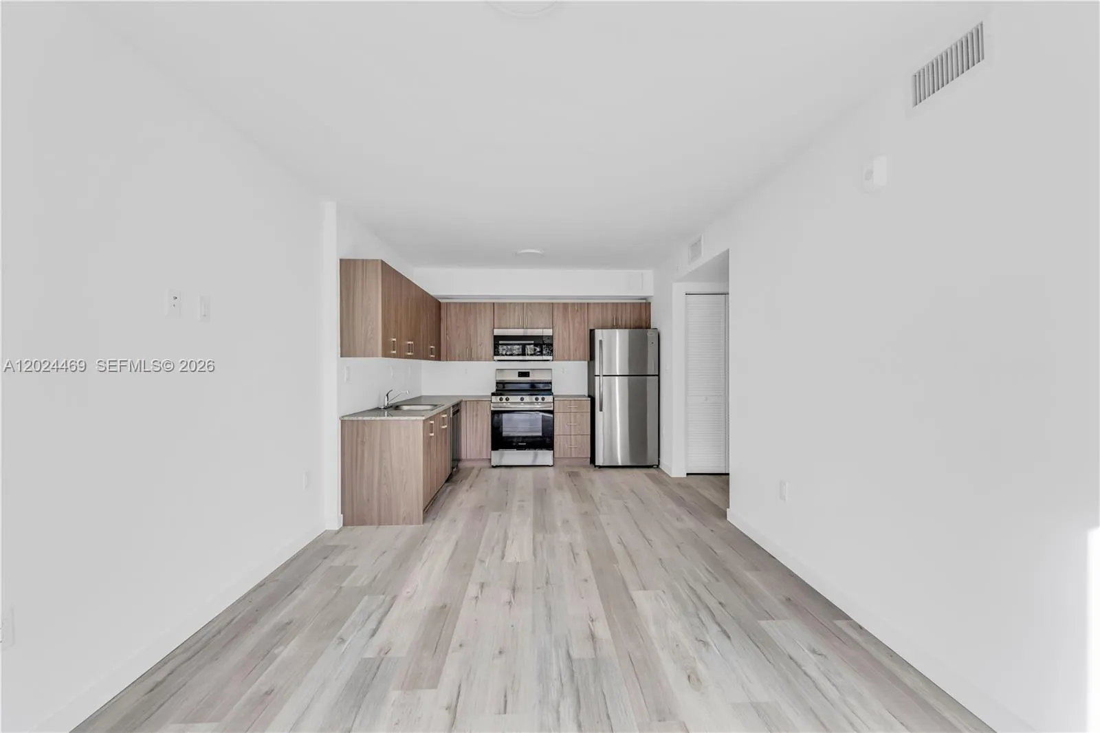 175 NW 160TH ST # 202, North Miami Beach FL 33169