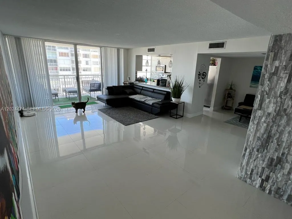 18061 Biscayne Blvd # 1404, Aventura FL 33160