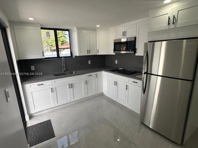 11870 SW 5th St # A, Miami FL 33184