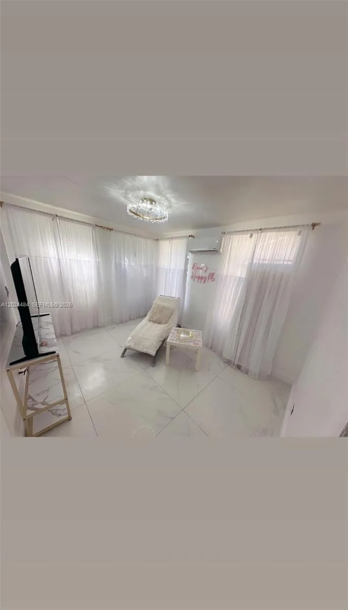 950 NE 127th St # 1, North Miami FL 33161