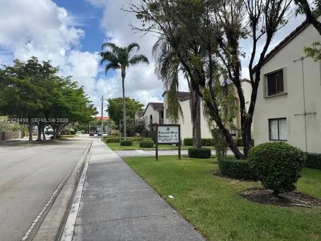 8911 SW 123rd Ct # 203, Miami FL 33186
