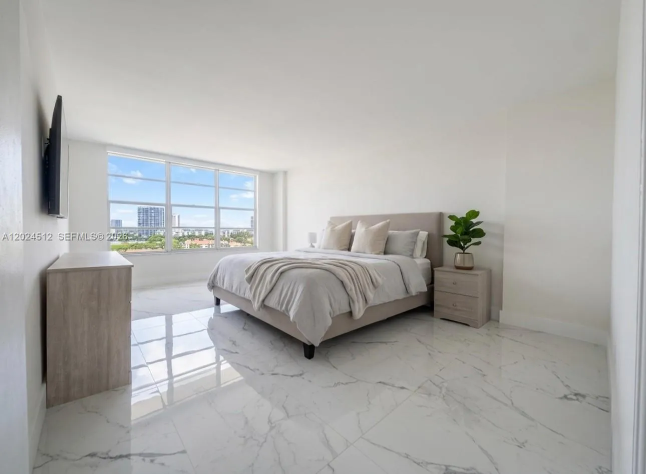 3800 S Ocean Dr # 1012, Hollywood FL 33019