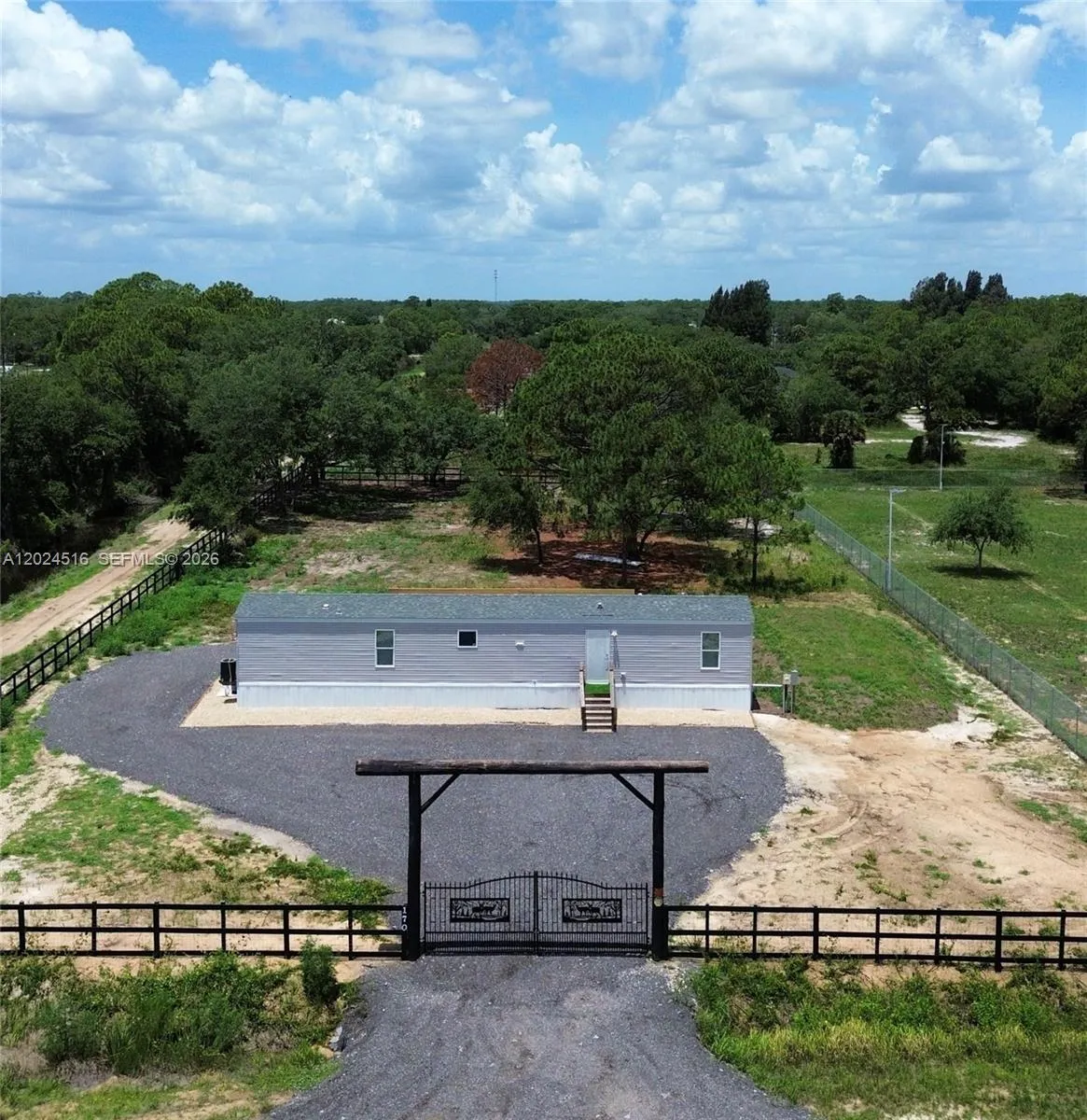 170 S Jinete St, Clewiston FL 33440