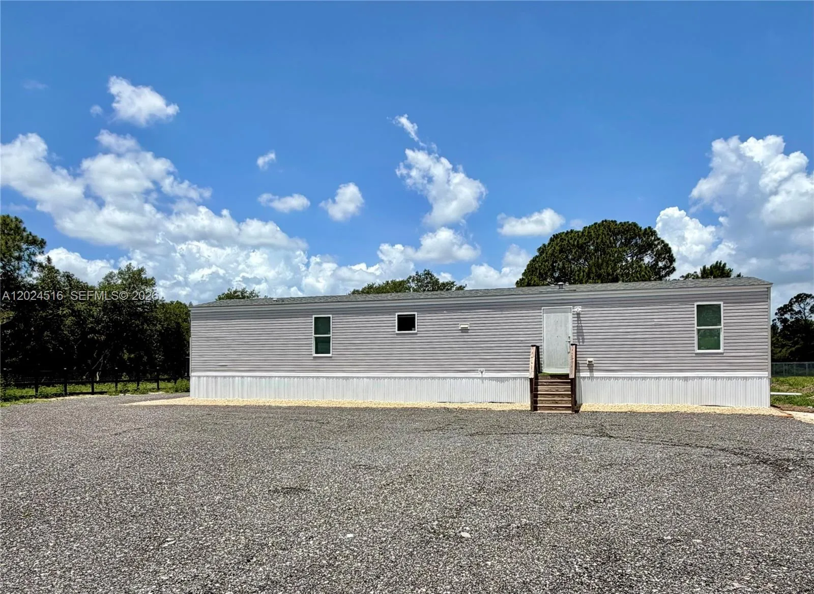 170 S Jinete St, Clewiston FL 33440