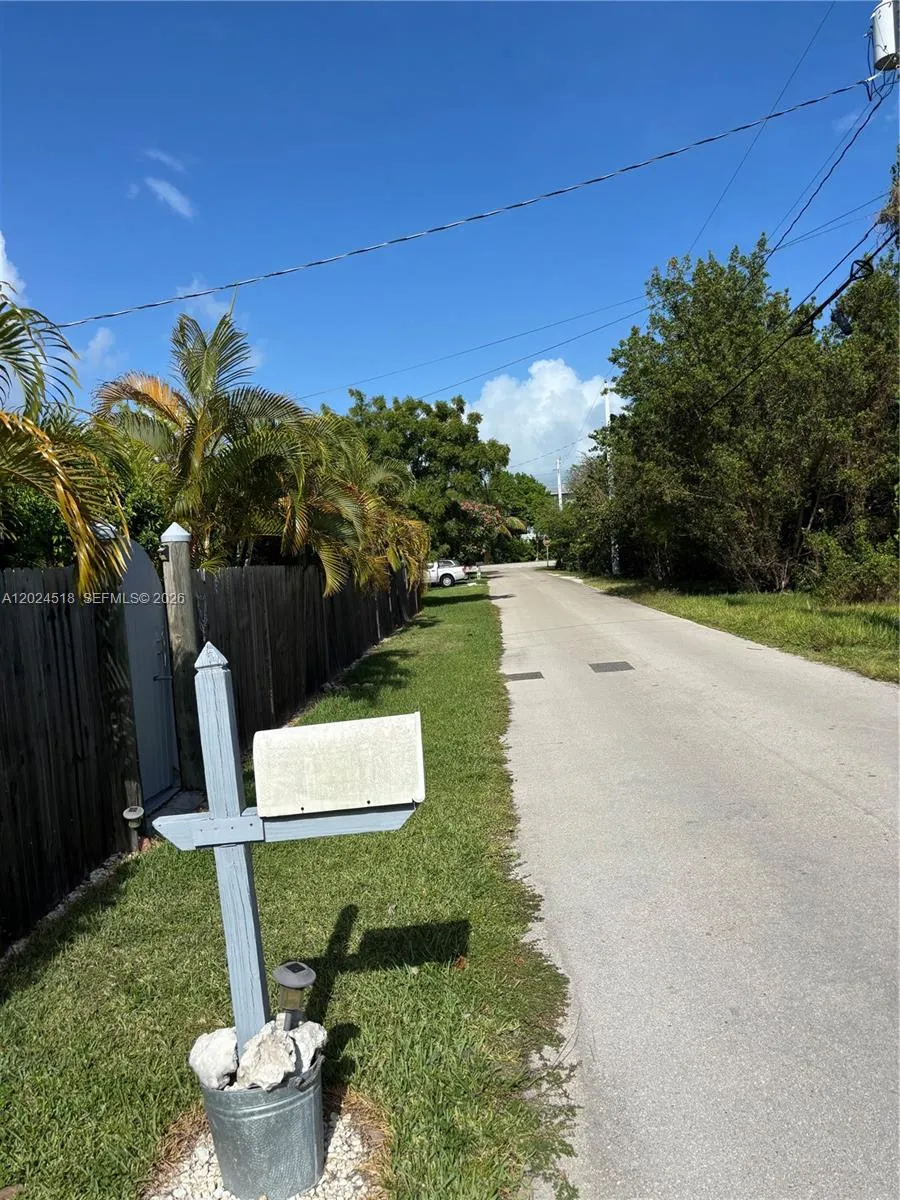 0 Palm, Lower Keys FL 33042