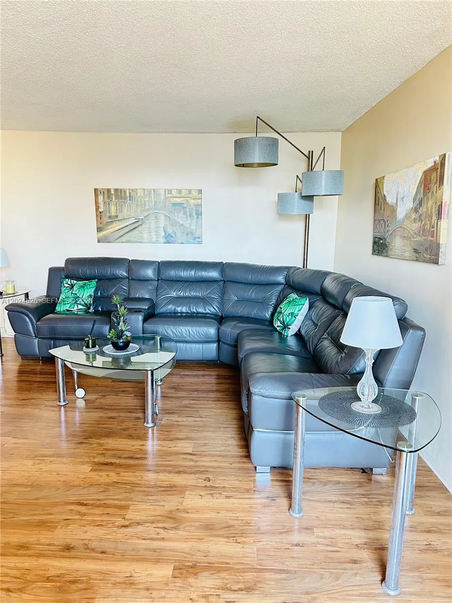 800 Parkview Dr # 912, Hallandale Beach FL 33009
