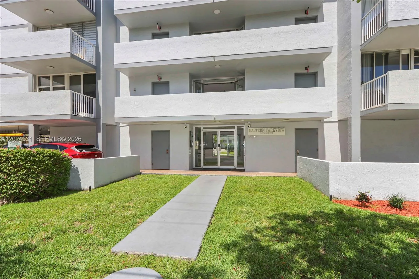 1 bedroom 1 bath for sale at 16518 NE 26th Ave # 405, North Miami Beach FL 33160