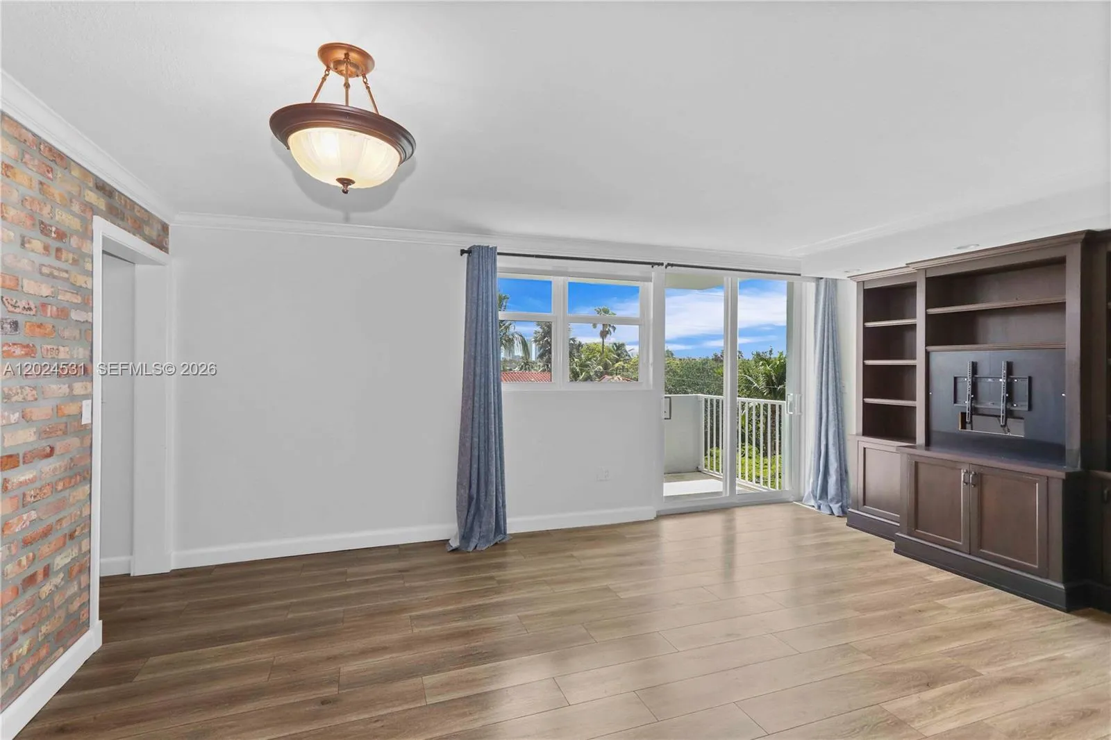 16518 NE 26th Ave # 405, North Miami Beach FL 33160
