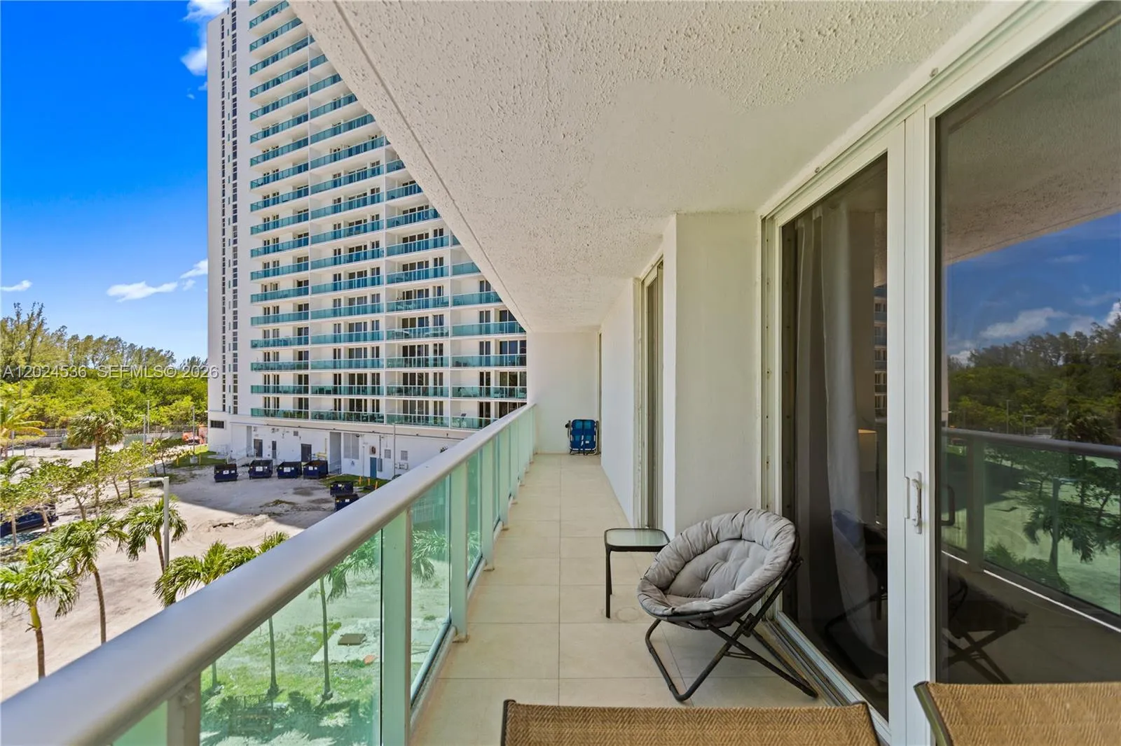 100 Bayview Dr # 307, Sunny Isles Beach FL 33160