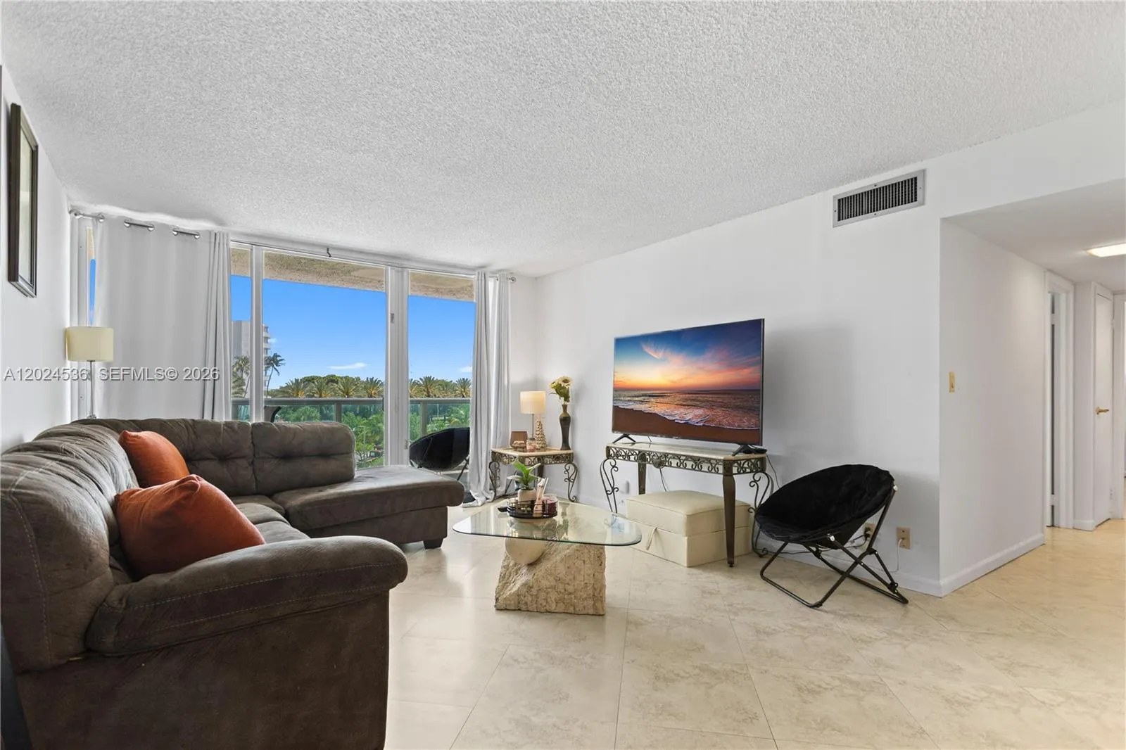 100 Bayview Dr # 307, Sunny Isles Beach FL 33160