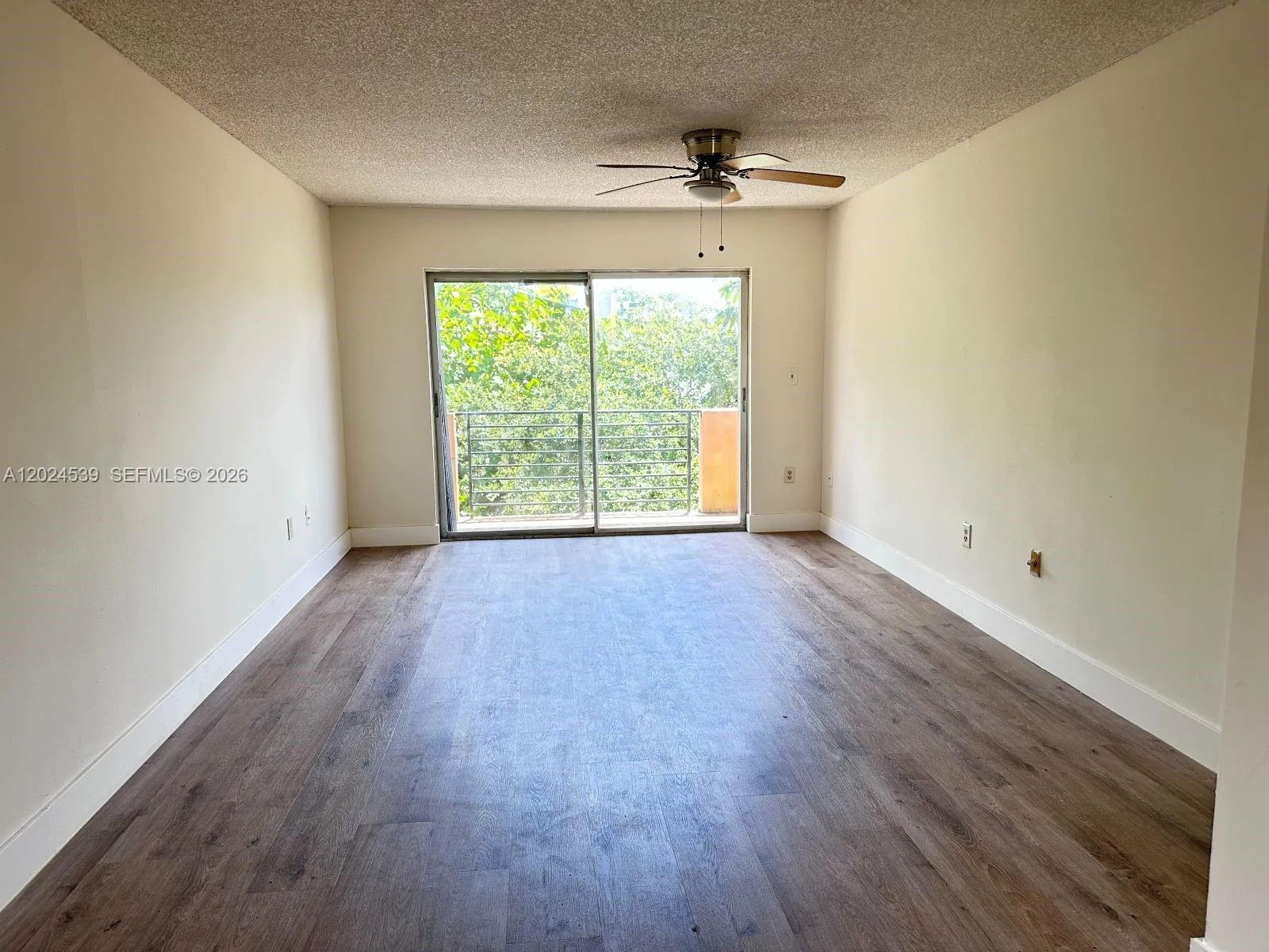 365 NE 125th St # 306, North Miami FL 33161