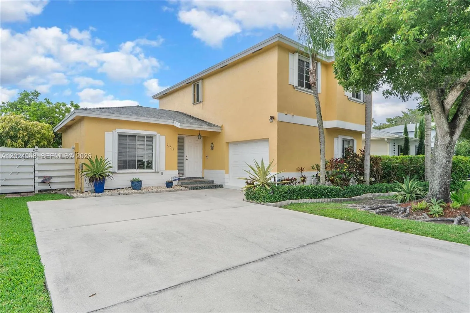 3 bedroom 2 bath for sale at 14515 SW 139th Ave Cir E, Miami FL 33186