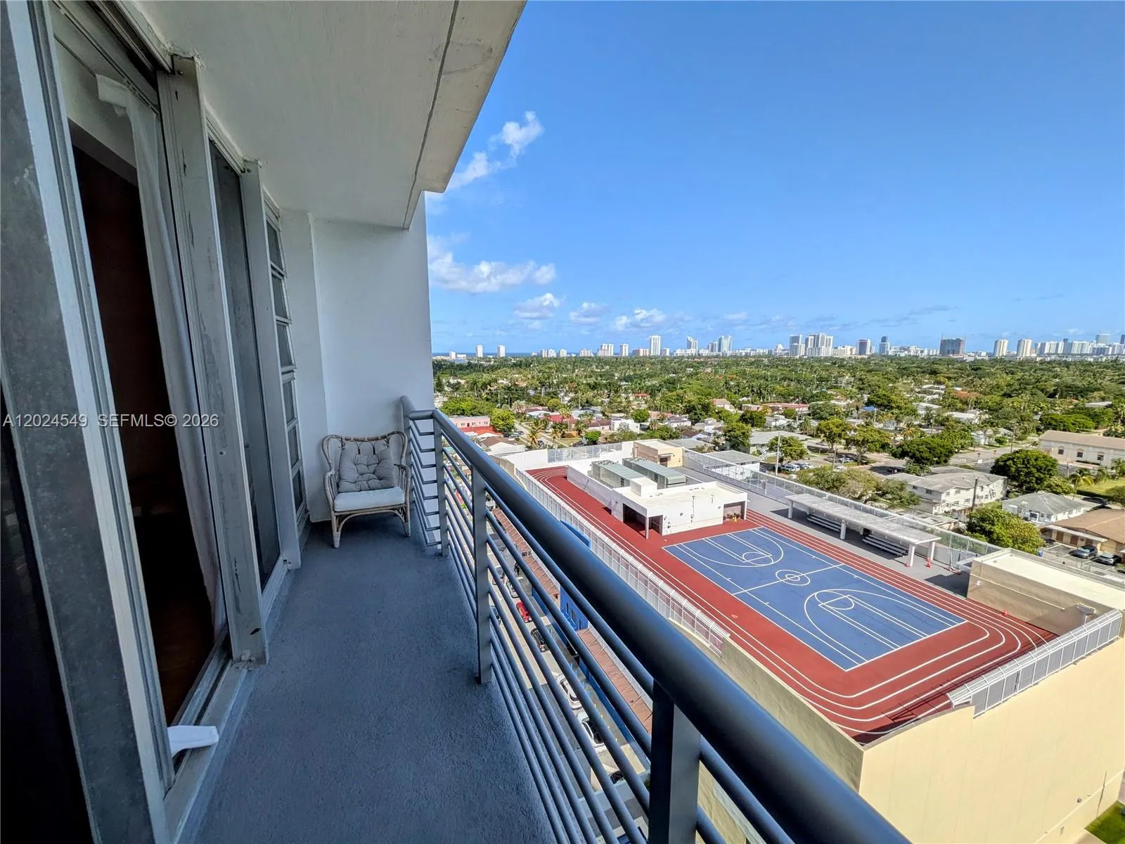 1 bedroom 1 bath for sale at 1720 Harrison St # 14D, Hollywood FL 33020