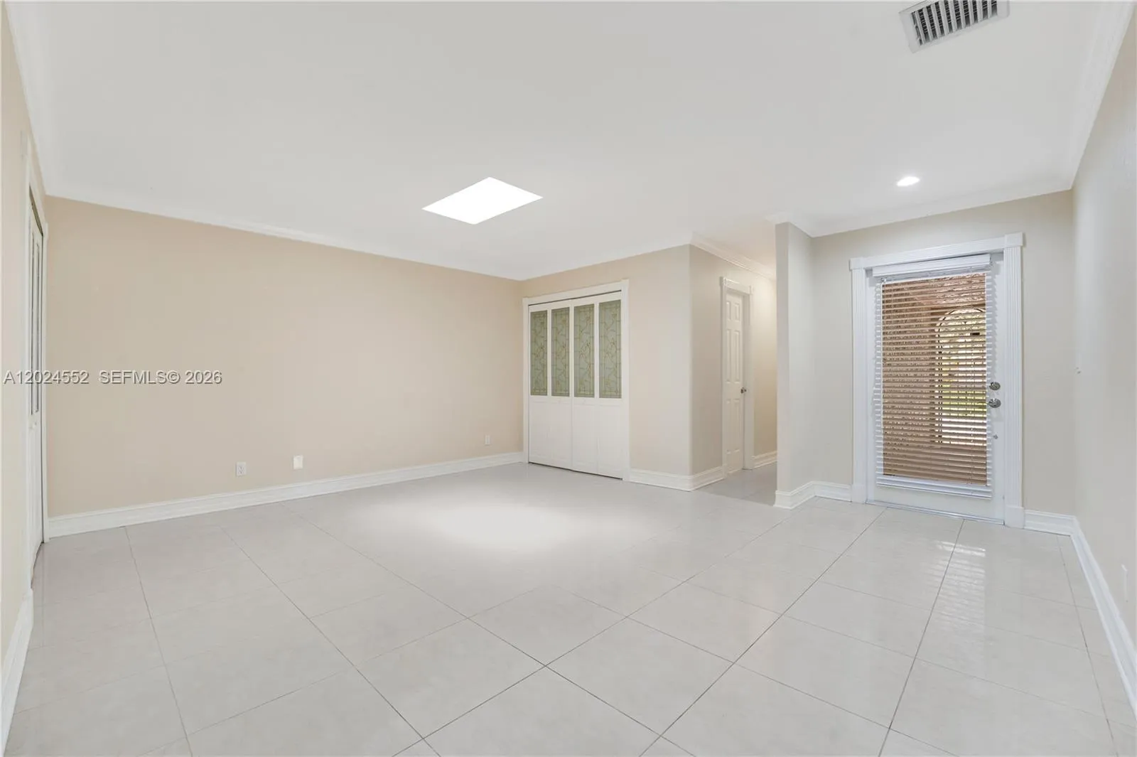 3719 Estepona Ave, Doral FL 33178