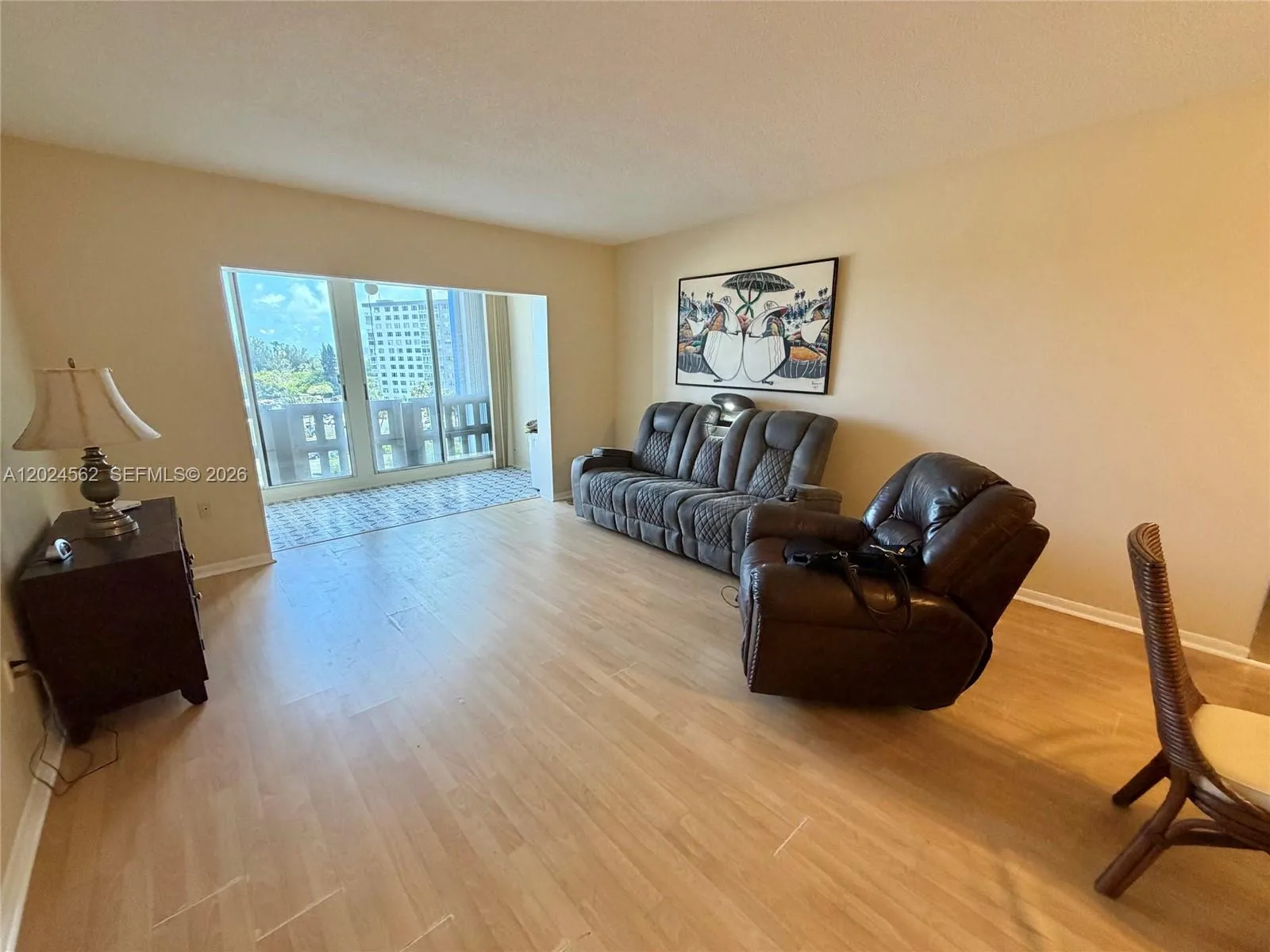 4001 Hillcrest Dr # 609, Hollywood FL 33021
