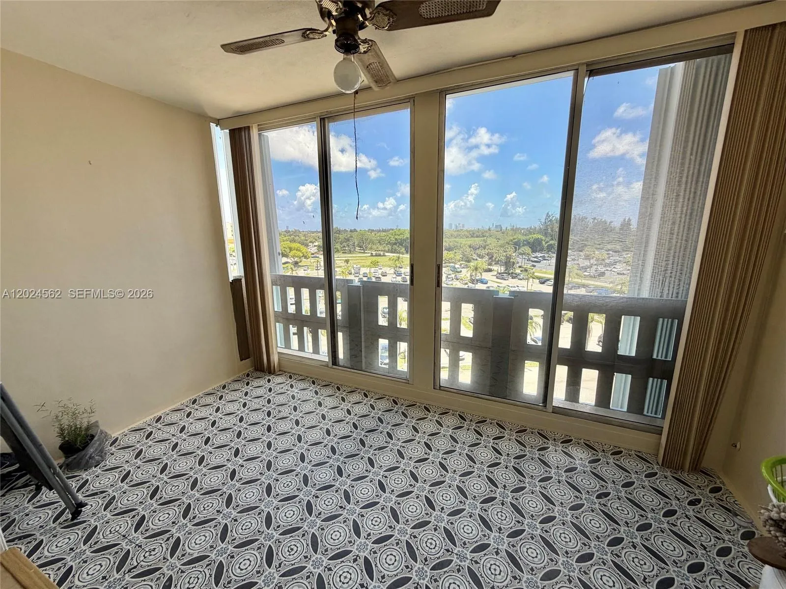 4001 Hillcrest Dr # 609, Hollywood FL 33021