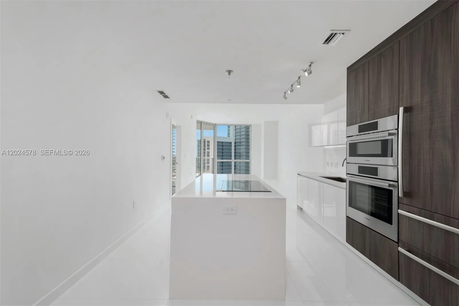 851 NE 1st Ave # 4305, Miami FL 33132