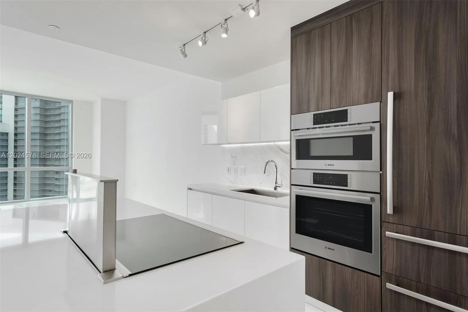 851 NE 1st Ave # 4305, Miami FL 33132