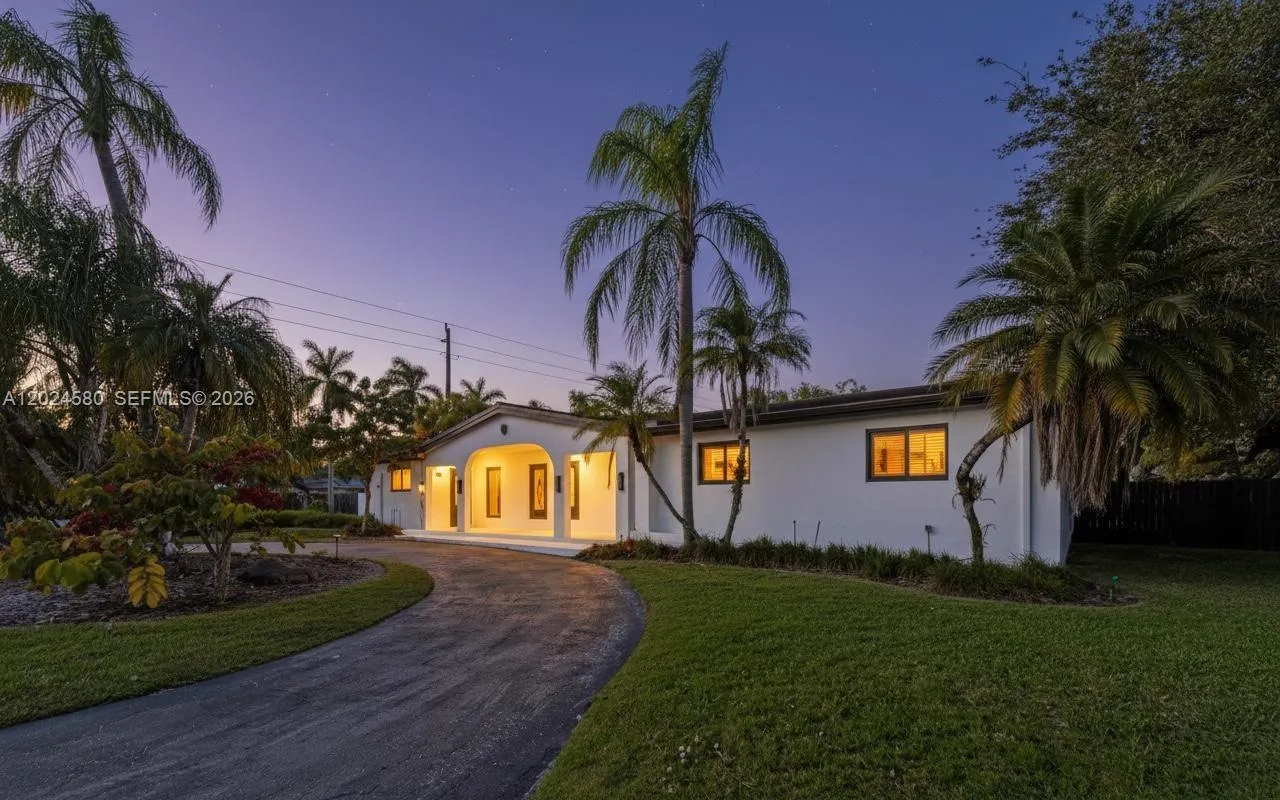 8695 SW 110th St, Miami FL 33156