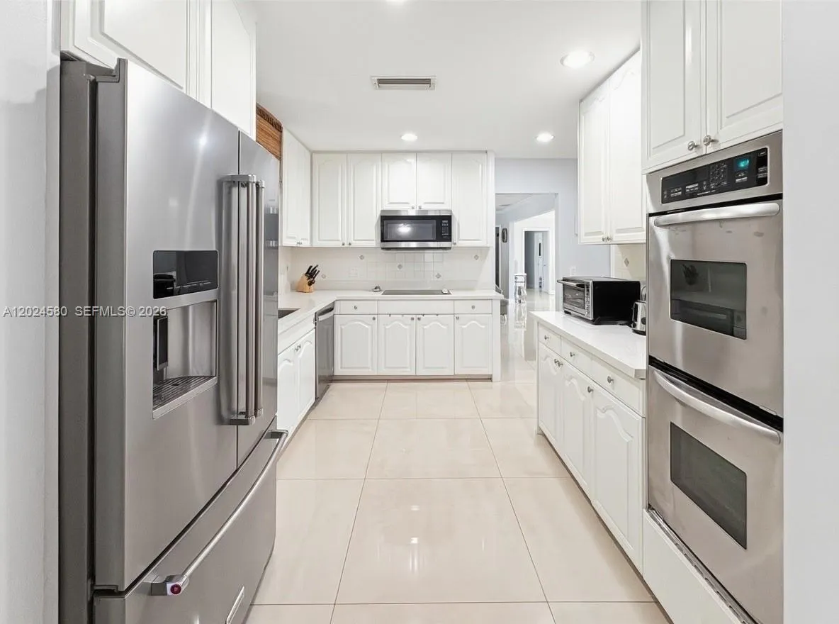 8695 SW 110th St, Miami FL 33156