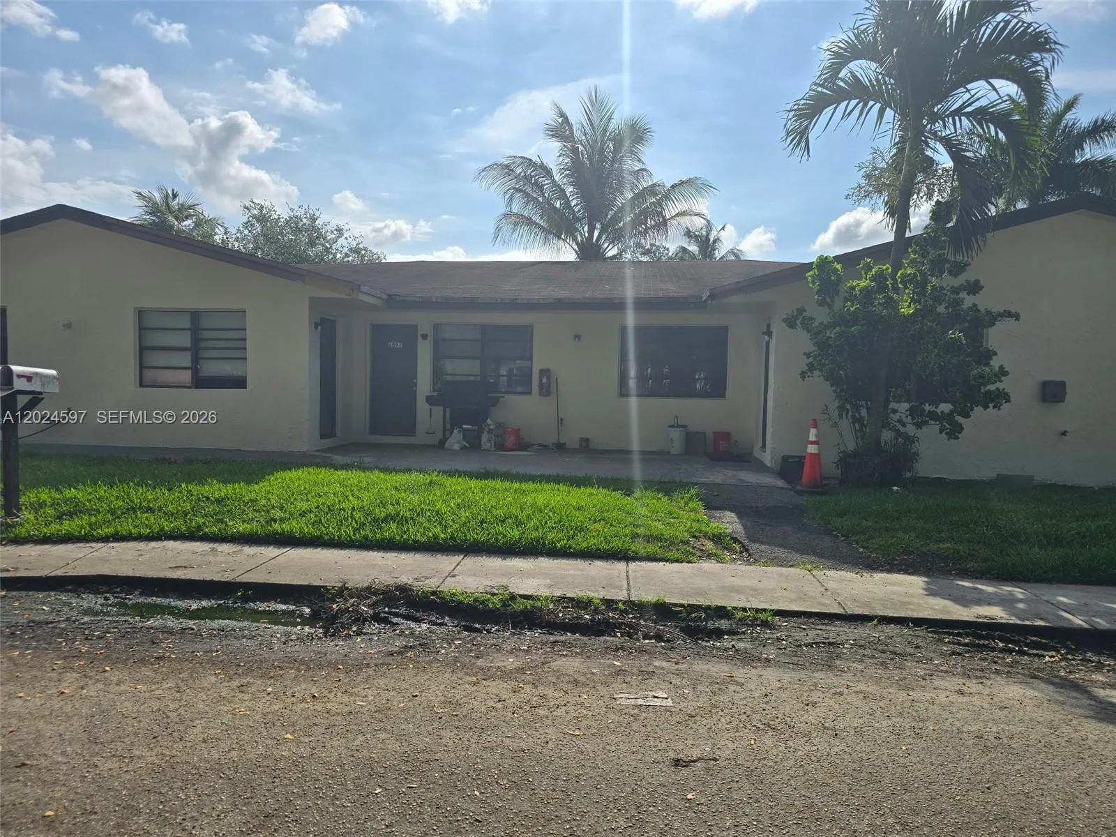6590 SW 46th St, Davie FL 33314