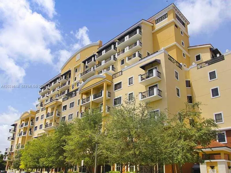 8390 SW 72nd Ave # 411, Miami FL 33143