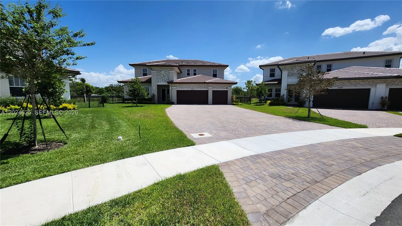 12209 SW 43rd St, Davie FL 33330