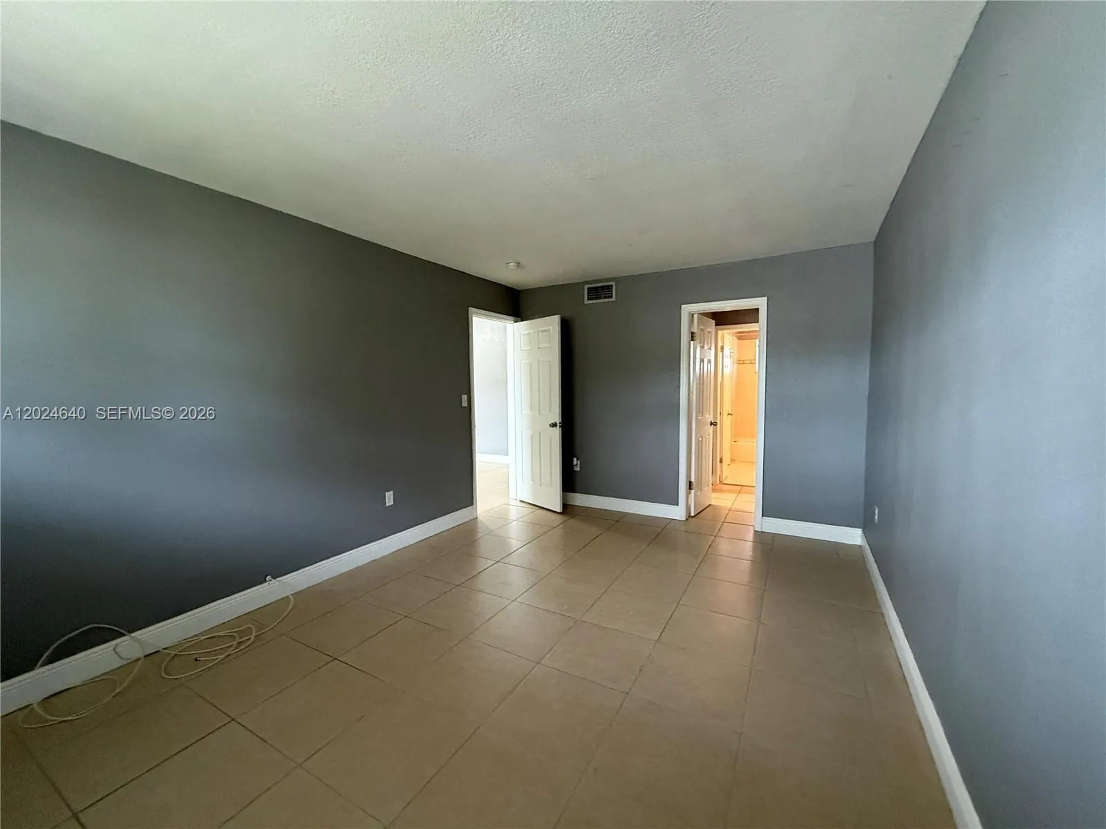2040 NW 89th Ave # 204, Pembroke Pines FL 33028
