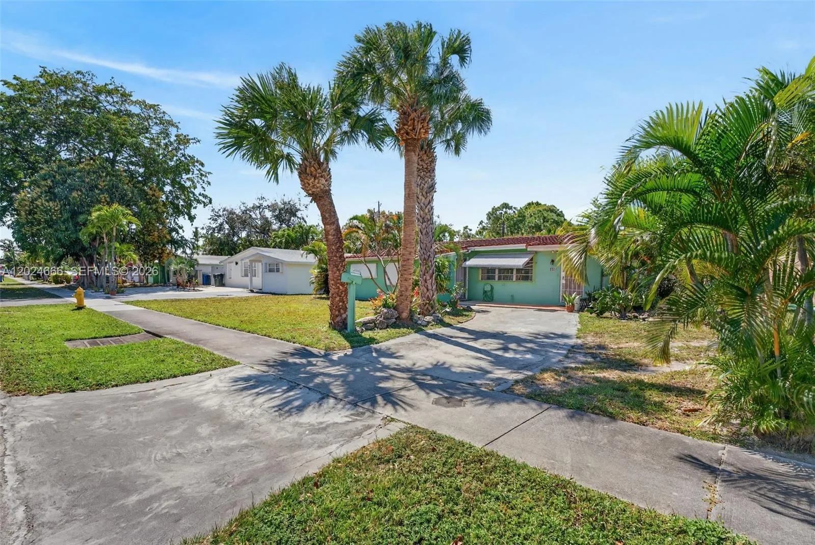 5931 NE 1st Ave, Oakland Park FL 33334