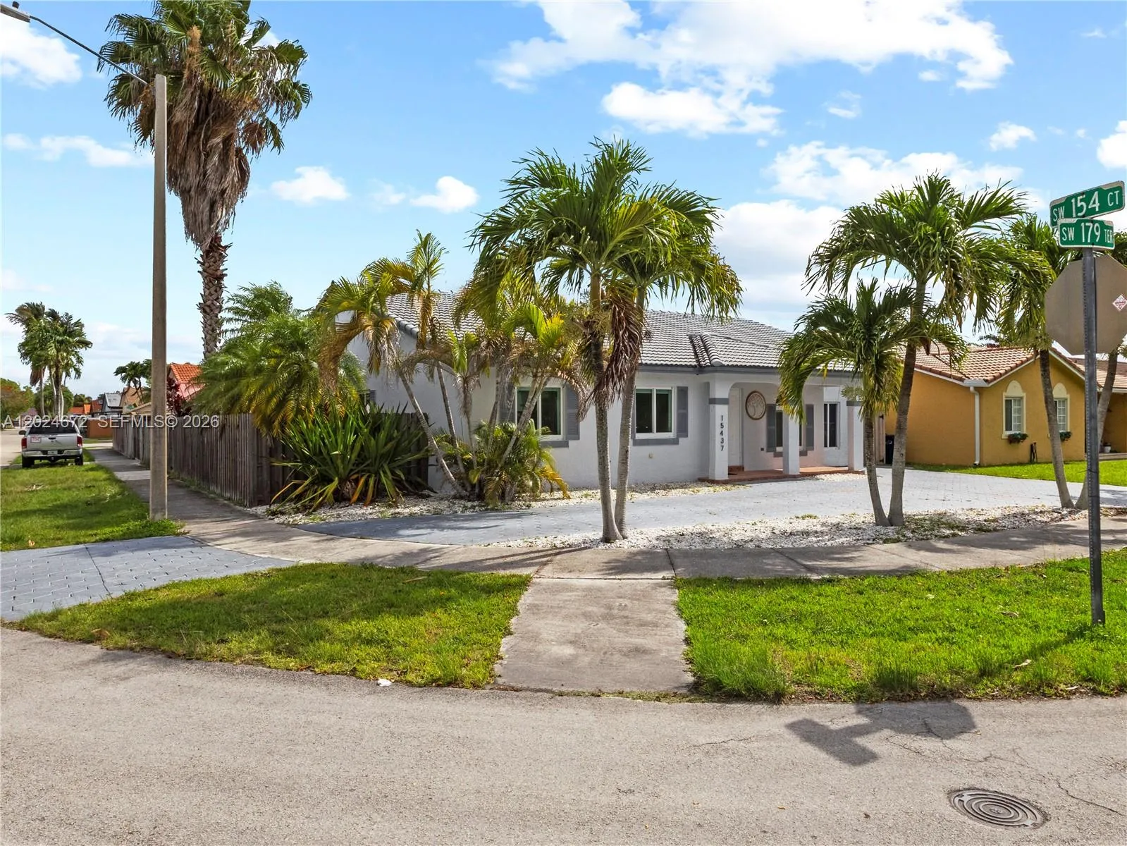 15437 SW 179th Ter, Miami FL 33187