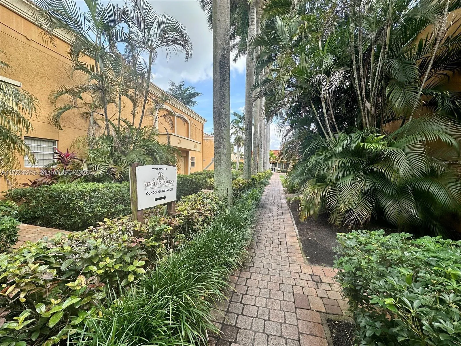 18111 NW 68th Ave # F203, Hialeah FL 33015