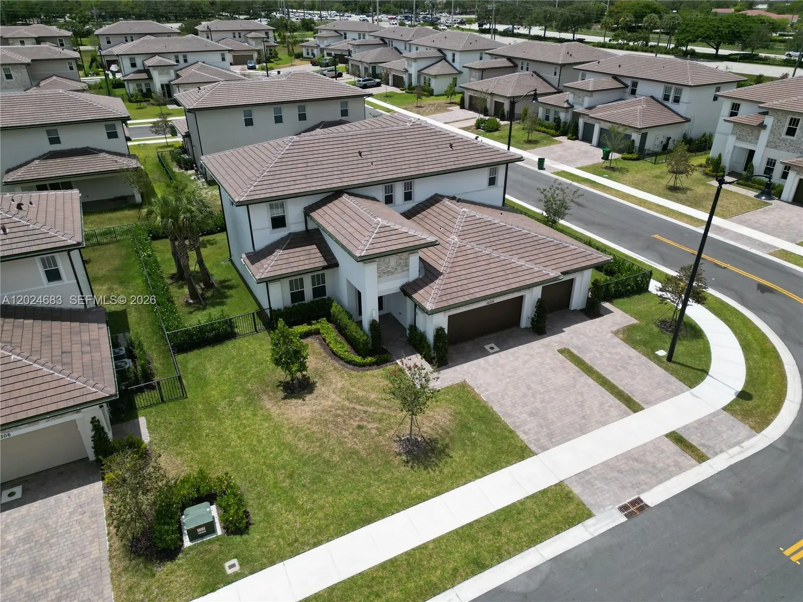12336 SW 43rd Ct, Davie FL 33330