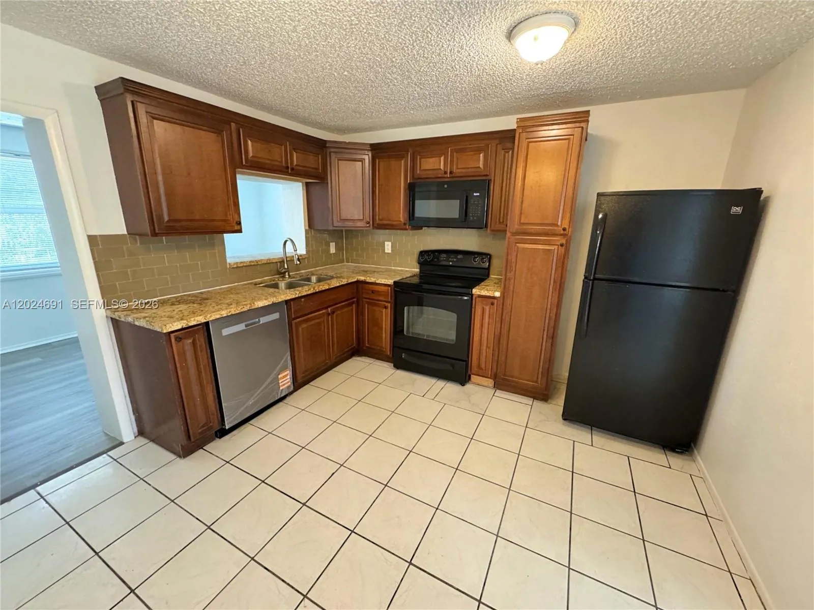4361 NW 25th Pl, Lauderhill FL 33313