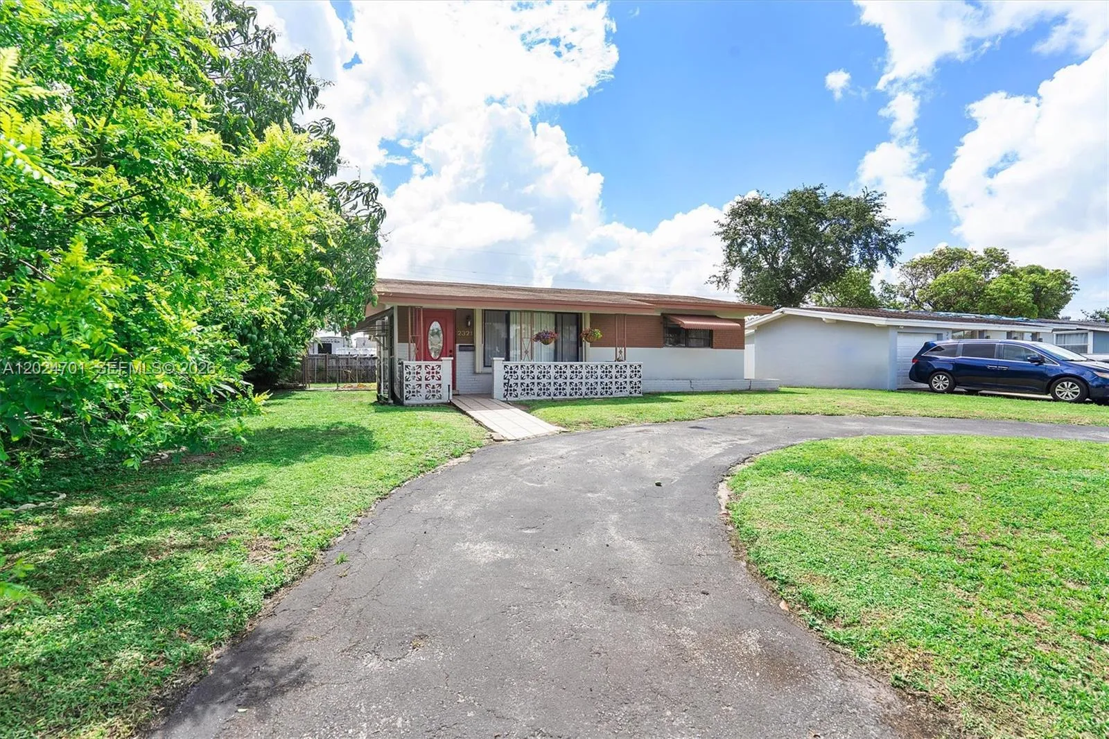 2321 Gulfstream Dr, Miramar FL 33023