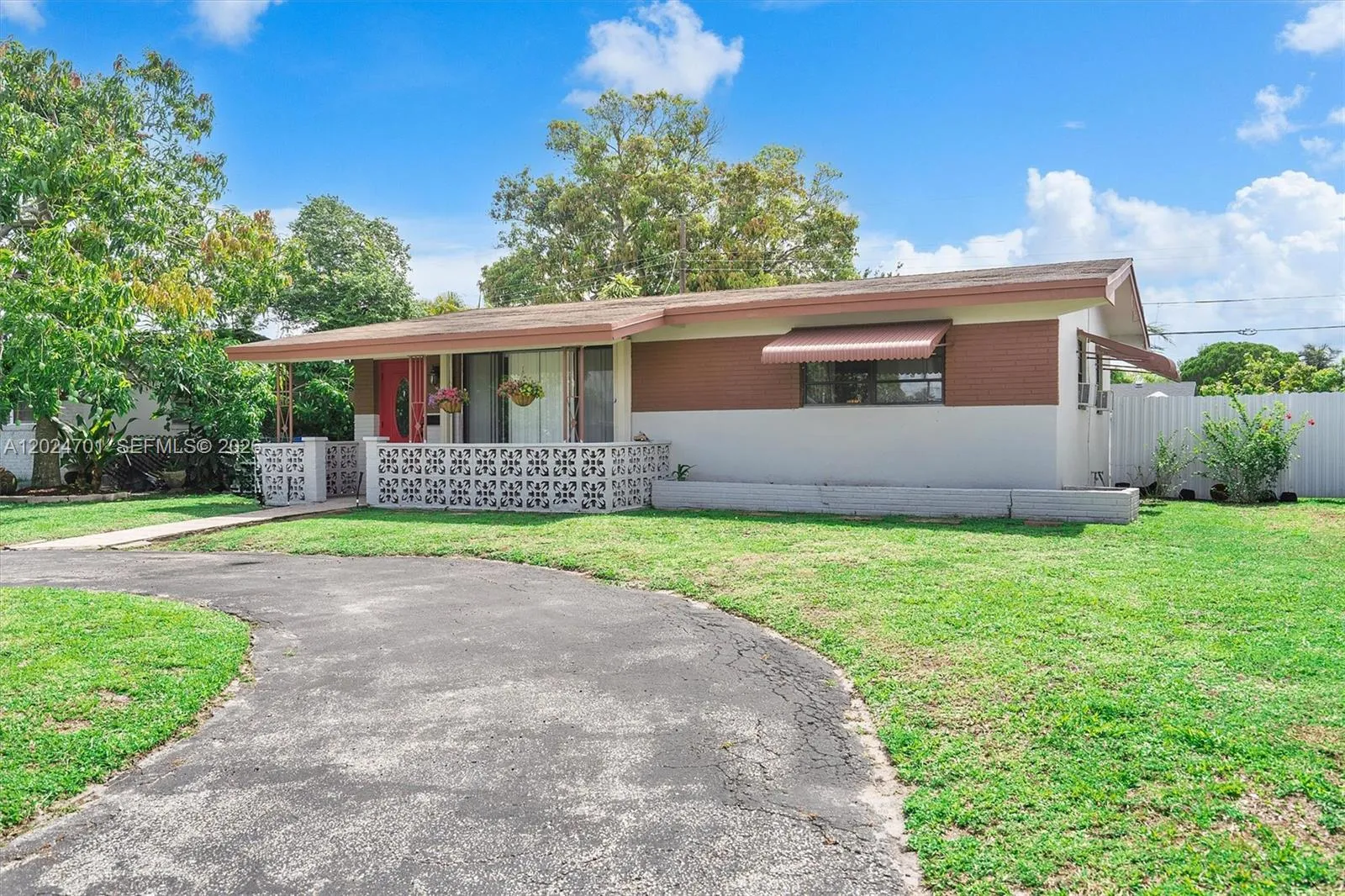 2321 Gulfstream Dr, Miramar FL 33023