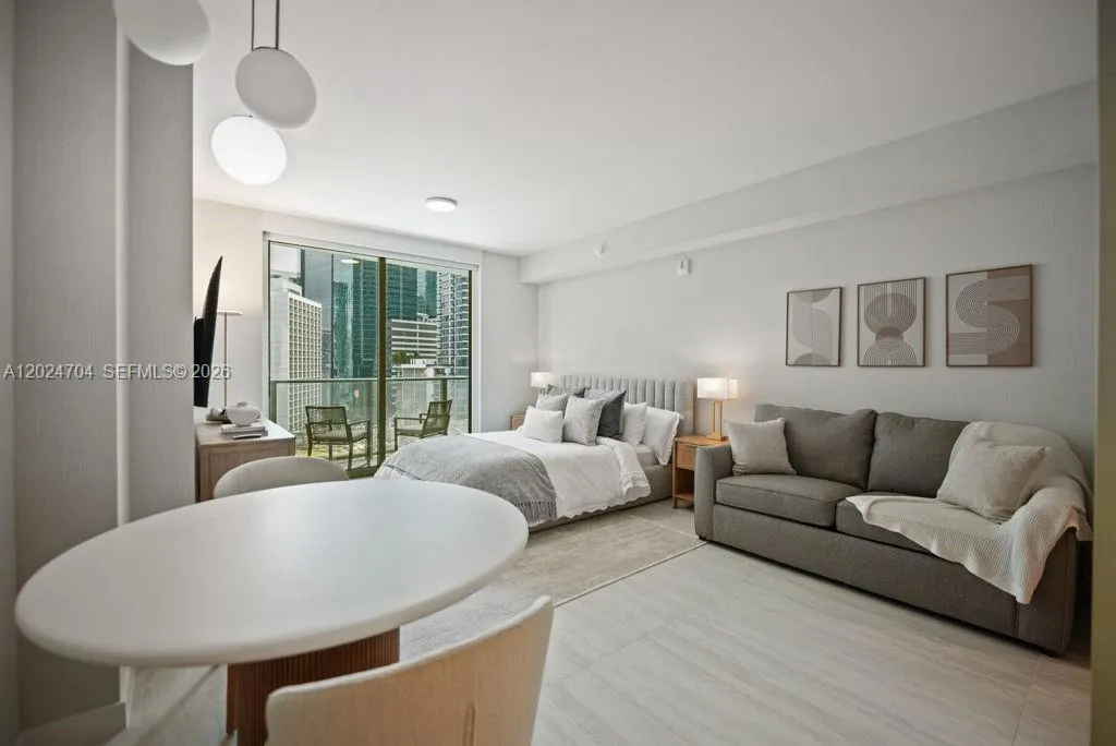 77 SE 5th Street # 1604, Miami FL 33131
